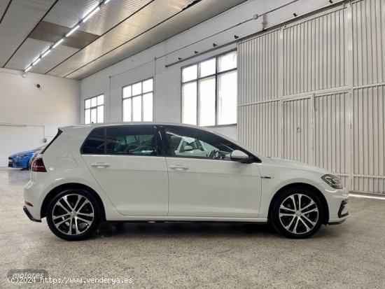 Volkswagen Golf GOLF SPORT R-LINE 1.5 TSI EVO 150CV DSG de 2020 con 64.238 Km por 27.990 EUR. en Bar