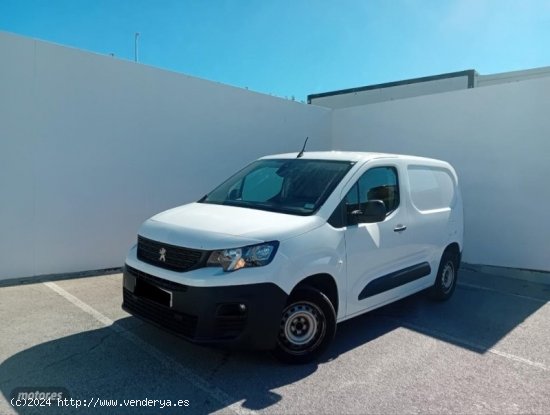 Peugeot Partner Premium Standar 73KW de 2021 con 134.000 Km por 9.500 EUR. en Girona