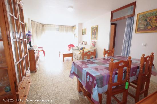 AMPLIO APARTAMENTO DE 3 DORMITORIOS AL LADO DE LA PLAYA - ALICANTE