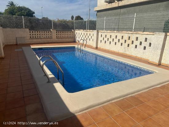 Apartamento de 2 dormitorios con piscina en playa de Miramar - VALENCIA