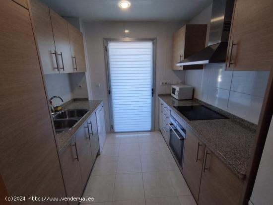 PISO EN SALOU DE 4 HBAITACIONES (ZONA BARENYS) - TARRAGONA