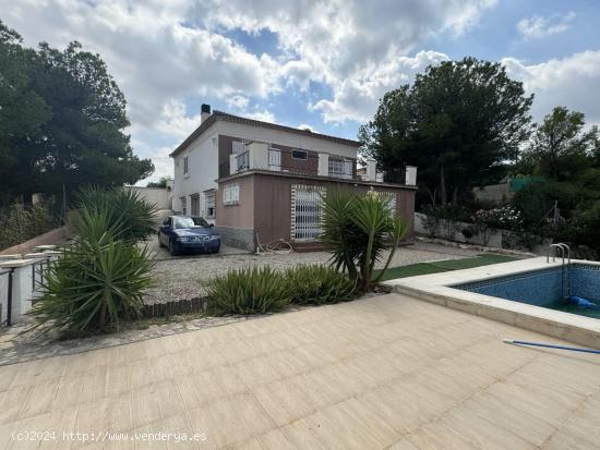  CHALET URBANO EN ZONA DE LES MALLAES CON VISTAS - VALENCIA 