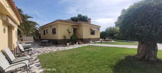 Chalet en venta Olocau - VALENCIA