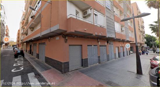  VENTA DE LOCAL ECONÓMICO EN RAMBLA AMATISTEROS - ALMERIA 