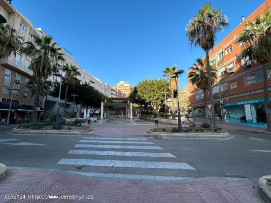 VENTA DE LOCAL ECONÓMICO EN RAMBLA AMATISTEROS - ALMERIA