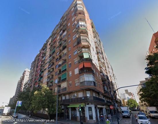 VIVIENDA A REFORMAR EN LA AVDA DR. WAKSMAN - VALENCIA