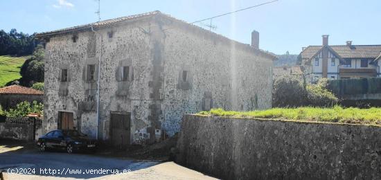 Casa de piedra en Otañes - CANTABRIA