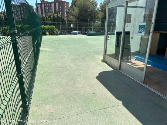 Gran local en plaza de toros sin edificio encima con muchas terrazas - ALICANTE