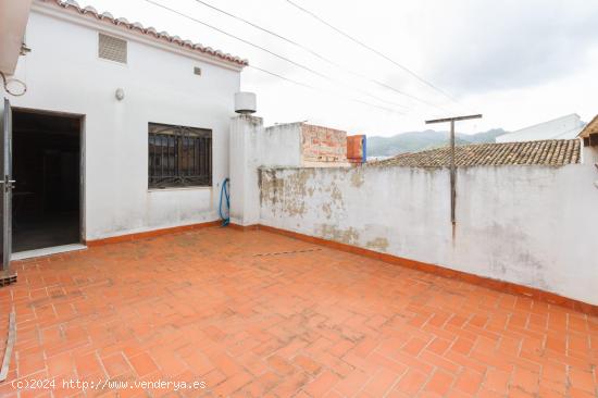 CASA EN BUEN ESTADO DE DOS PLANTAS, LOCAL, VIVIENDA Y SEGUNDA PLANTA DIAFANA. - VALENCIA