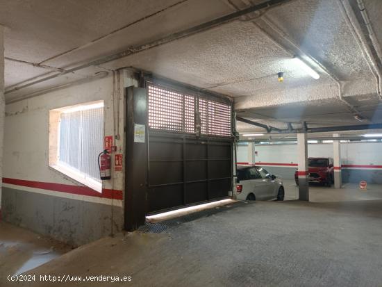  Plaza parking coche, en venta, 21 m2 céntrica. - BARCELONA 