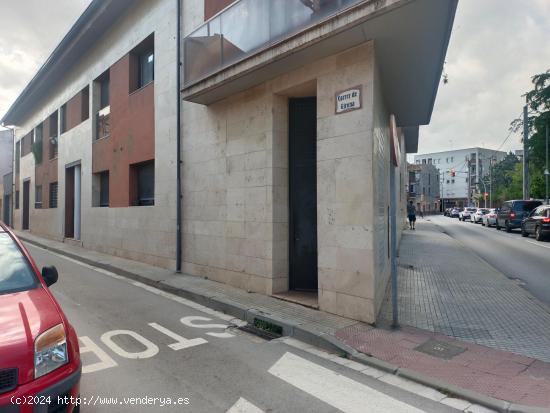 Plaza parking coche, en venta, 21 m2 céntrica. - BARCELONA