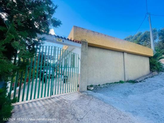 Encantadora Casa en La Nucía: Tu Refugio Ideal con Piscina y Vistas - ALICANTE