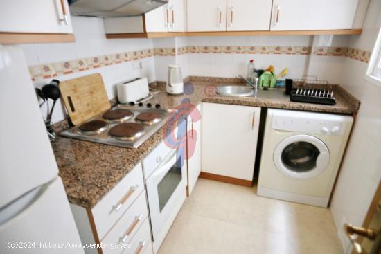 ¡Apartamento en zona puerto con 2 dormitorios y plaza de garaje! - ALICANTE