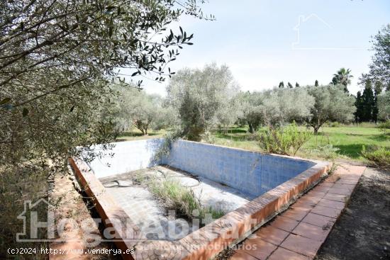 CHALET PARA REFORMAR CON PISCINA. TERRAZA Y GARAJE CERCA DE LA PLAYA - CASTELLON