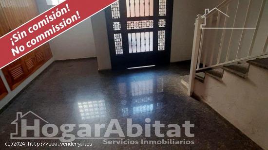 ¡CERCA DEL MAR Y DEL AYUNTAMIENTO! SEMINUEVO CON TERRAZA, ASCENSOR Y BALCÓN - ALICANTE