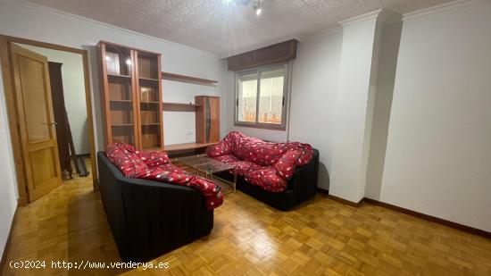 Se vende piso en la zona del Posio para entrar a vivir con ascensor y terraza - ORENSE