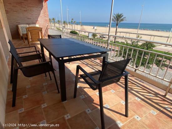 APARTAMENTAZO EN LA MEJOR ZONA DE PLAYA FRENTE AL MAR - VALENCIA