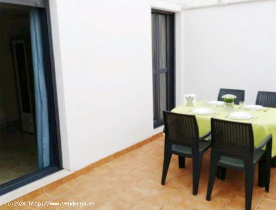 Precioso apartamento con patio privado junto a la Facultad de Derecho - CORDOBA