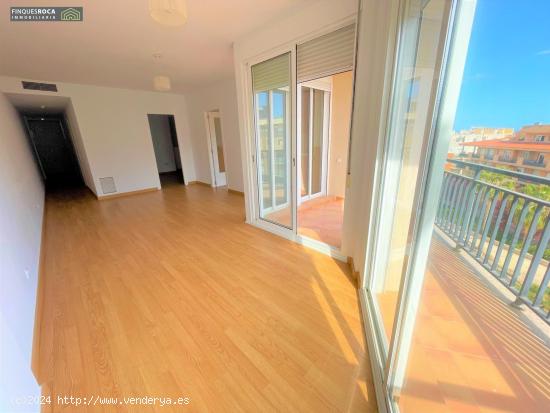 Acogedor piso de 3 Dormitorios, 2 Baños, Terraza de 8 m2, , Orientacion SurEste, - TARRAGONA