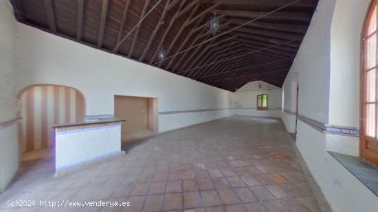 Venta de Local Comercial en Villanueva del Ariscal, Sevilla - SEVILLA