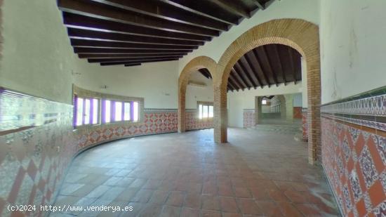 Venta de Local Comercial en Villanueva del Ariscal, Sevilla - SEVILLA