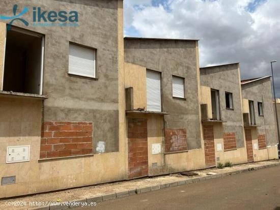 Venta de Casas Adosadas en construcción (WIP) en La Albuera - Badajoz - BADAJOZ