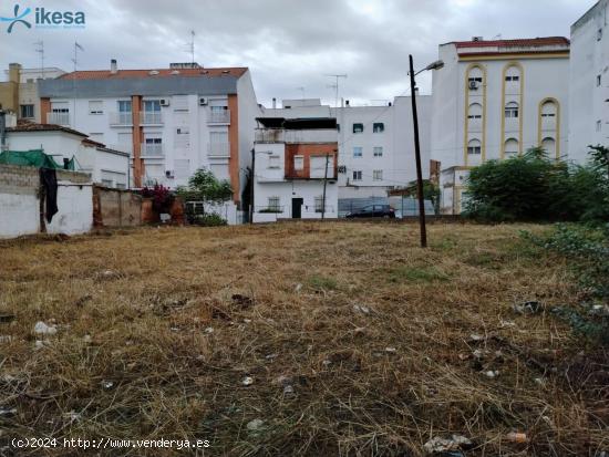  Venta de 3 Suelos Urbanizables Residenciales en Calle FDO SANCHEZ SAMPEDRO (Badajoz) - BADAJOZ 