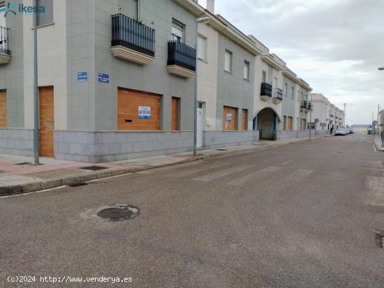 Venta de Local en Talavera la Real (Badajoz) - BADAJOZ