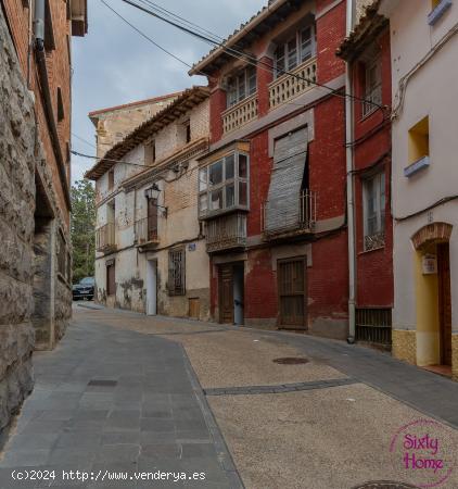  Casa señorial en el centro de Calatorao - ZARAGOZA 