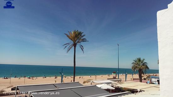 APARTAMENTO EN LA PLAYA DE LA BARROSA - CADIZ