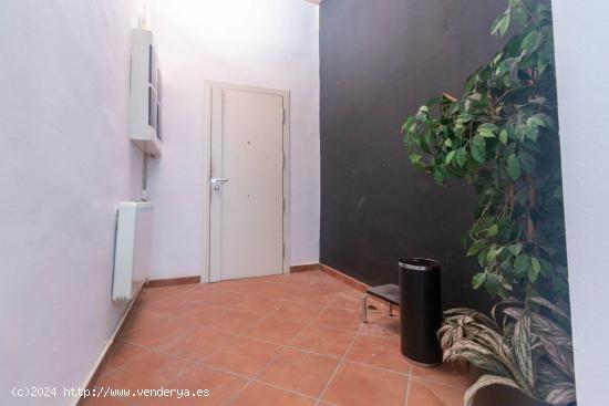  Vivienda de 245 m² con patio de 70 m² - BARCELONA 