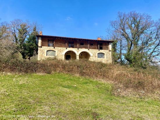 CASA DE PIEDRA EN PARQUE NATURAL RESERVA DEL SAJA - CANTABRIA