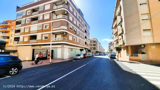  SE VENDE APARTAMENTO  ZONA CENTRO 2 DORMITORIOS  AMUEBLADO, EQUIPADO 109.000 EUROS - ALICANTE 