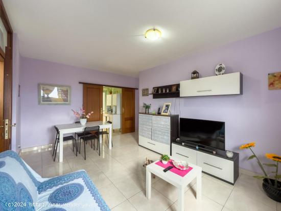 Adosado Vivienda de Tres Habitaciones con Terraza y Local Comercial. - SANTA CRUZ DE TENERIFE