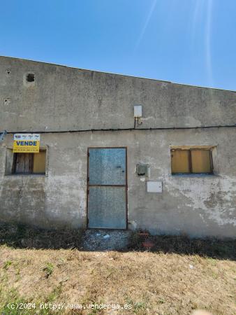 TERRENO URBANO, CON DOS NAVES INDUSTRIALES, EN ALDEA REAL (SEGOVIA) - SEGOVIA