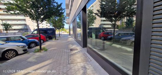 LOCAL COMERCIAL REFORMADO en Lezkairu, con salida de humos. - NAVARRA