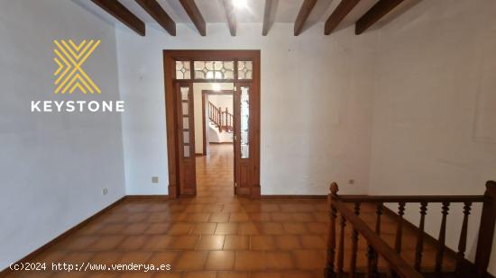 GRAN CASA EN EL CENTRO DE CAMPOS - BALEARES