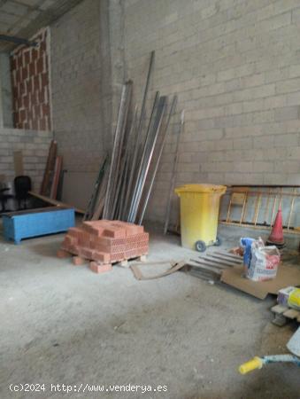 Se vende local comercial en CC TARTESSUS - CADIZ