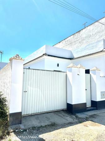 VENTA DE CHALET PAREADO - CADIZ