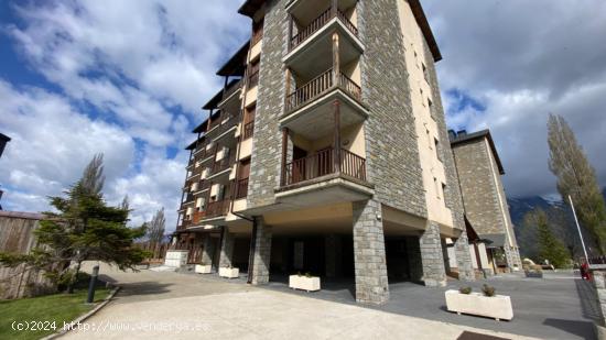 Despertar rodeado de montañas,  todo un lujo a tu alcance. - HUESCA