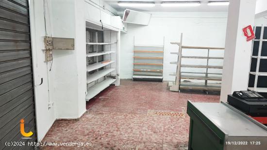 ANTIGUO SUPERMERCADO EN VENTA - CADIZ