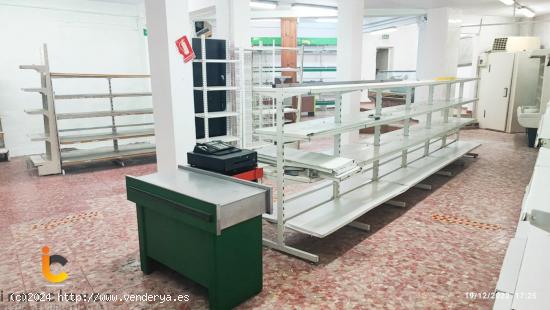 ANTIGUO SUPERMERCADO EN VENTA - CADIZ