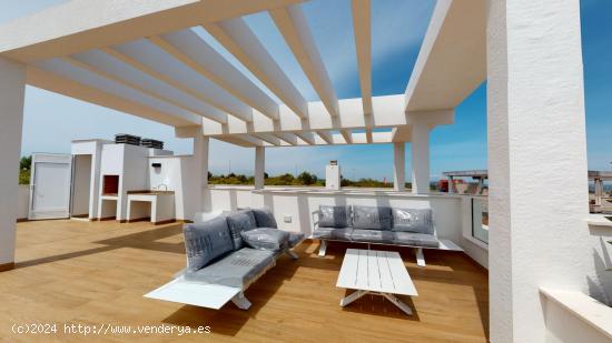 Bungalows de lujo con vistas mágicas a la Laguna Rosa en Los Balcones, Torrevieja - ALICANTE