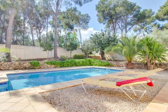 Casa con apartamento de invitados, piscina y jardín privado en Moraira. - ALICANTE