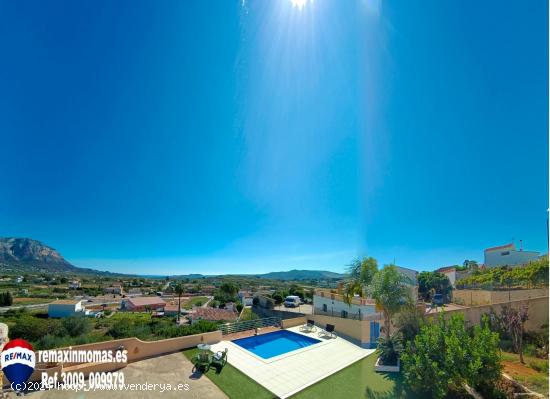 CHALET WITH STUNNING VIEWS OF THE VALLEY, MONTGÓ AND SEA - ALICANTE