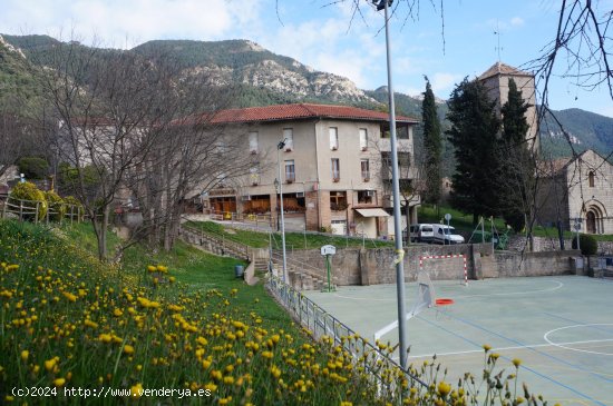 Hostal en venta  en Nou de Berguedà, La - Barcelona