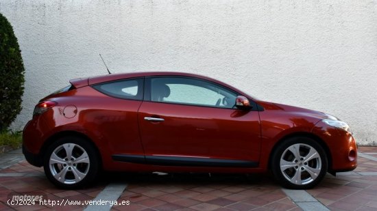 Renault Megane Megane Coupe 1.6 Dynamique de 2010 con 149.000 Km por 7.500 EUR. en Madrid