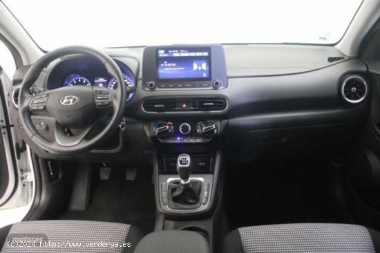 Hyundai Kona 1.0 TGDI Klass 4x2 de 2023 con 17.688 Km por 19.900 EUR. en Cadiz