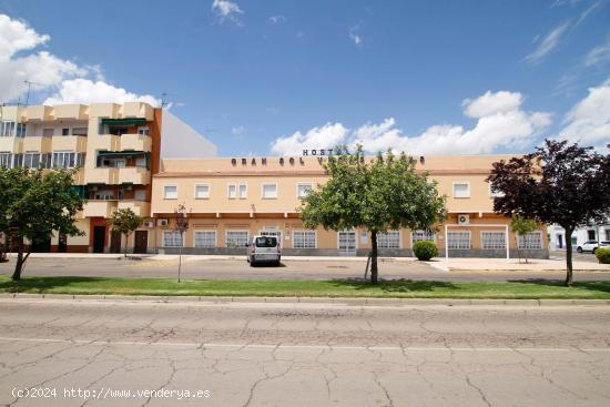 Edificio en Calzada Romana con muchas posibilidades. - BADAJOZ