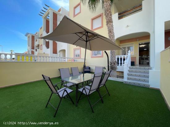  Bungalow en planta baja de 2 dormitorios con piscina comunitaria en La Zenia, Orihuela Costa. - ALIC 